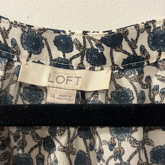 Beautiful Loft Womens Romper! - Picture 3 of 5